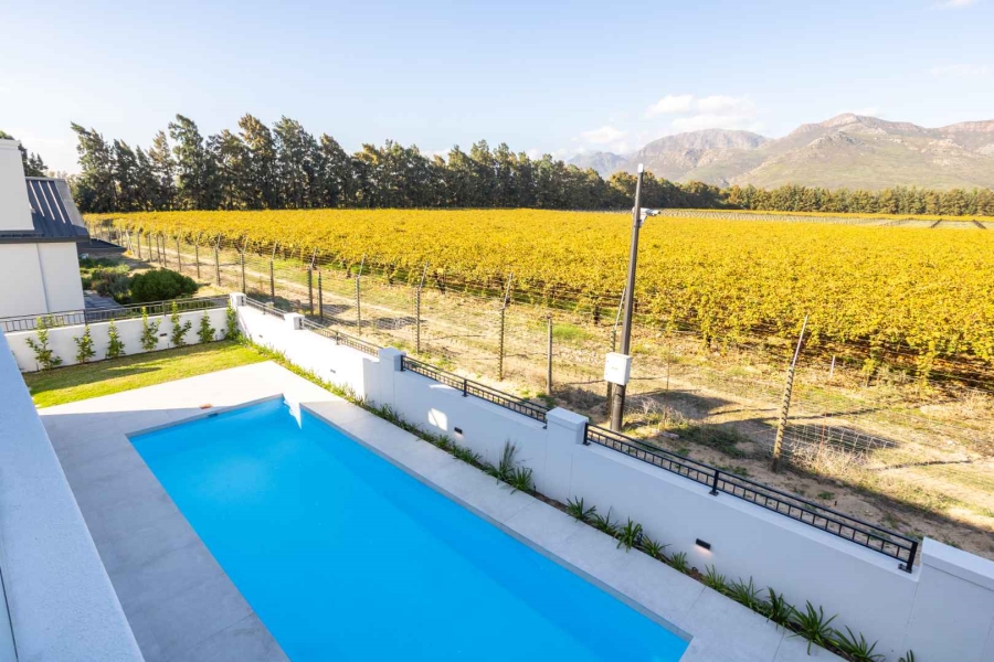 5 Bedroom Property for Sale in Val De Vie Estate Western Cape